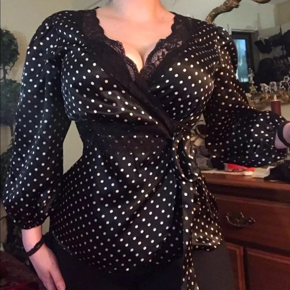 Rockabilly satin and lace top pin up style